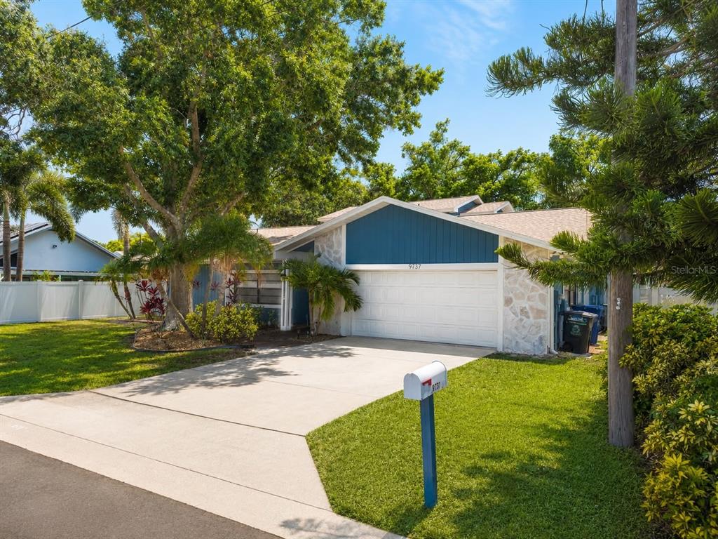 9737 135TH STREET, SEMINOLE, FL — photo 4 of 30