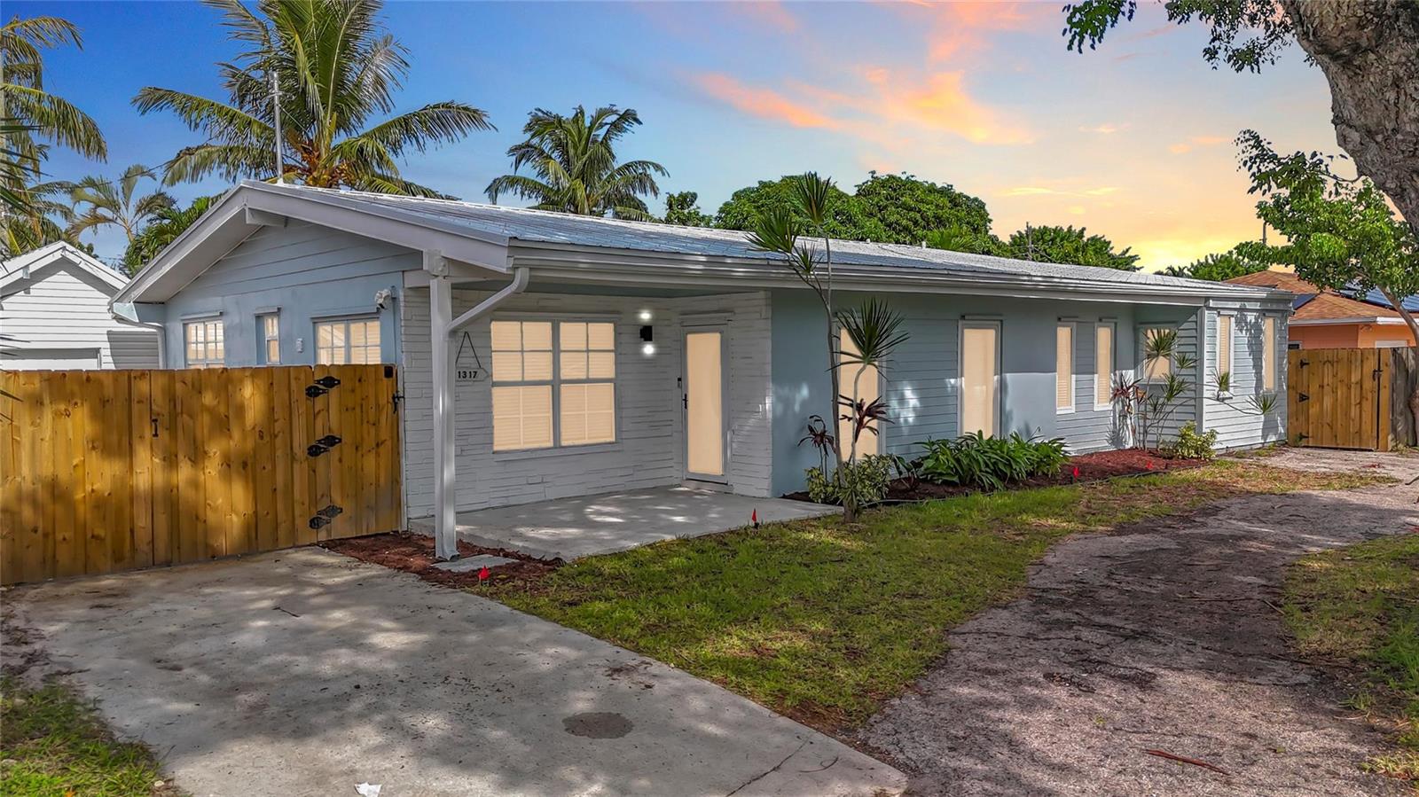 1317 S Broadway, Lantana FL 33462