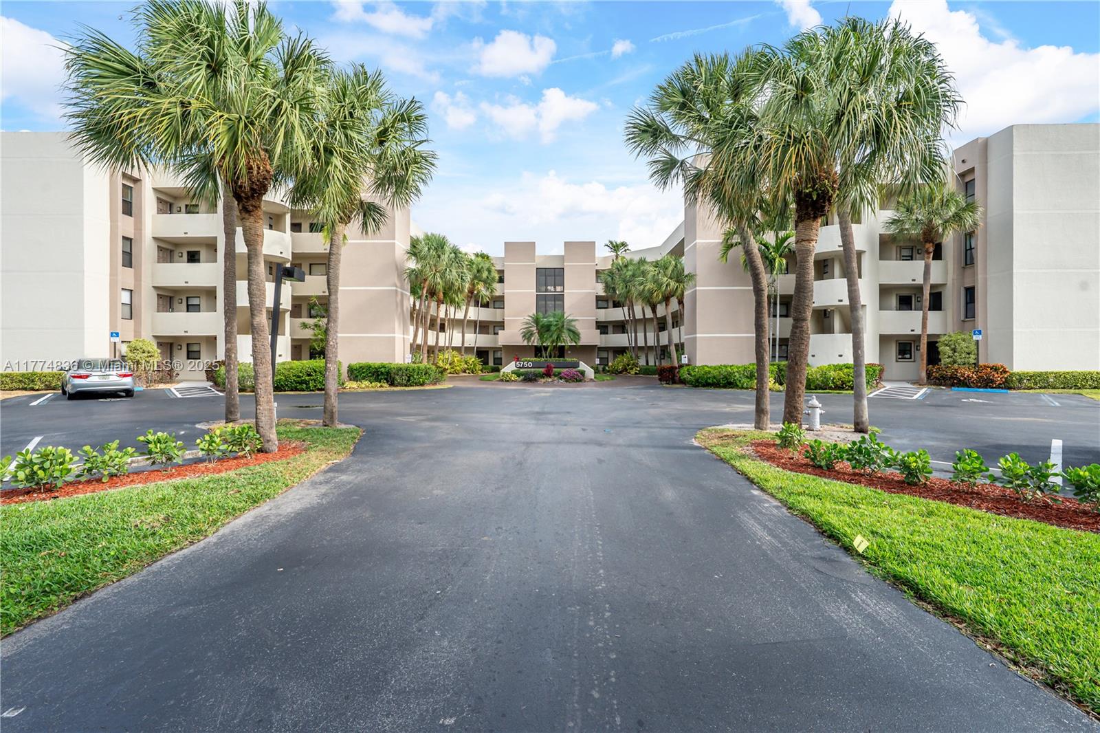 5750 Camino Del Sol # 103, Boca Raton FL 33433