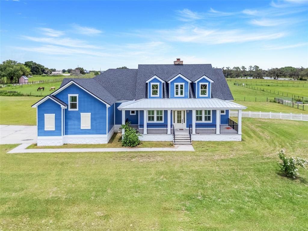 2437 BAY LAKE LOOP