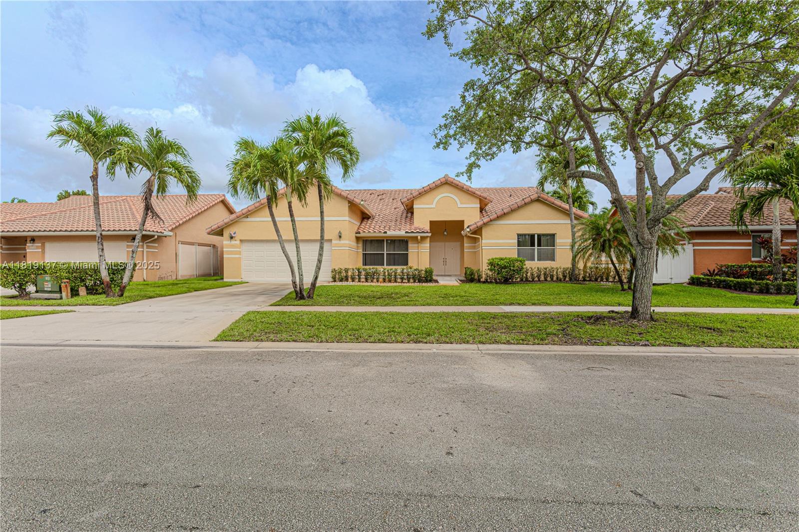 16176 NW 14th Ct, Pembroke Pines FL 33028