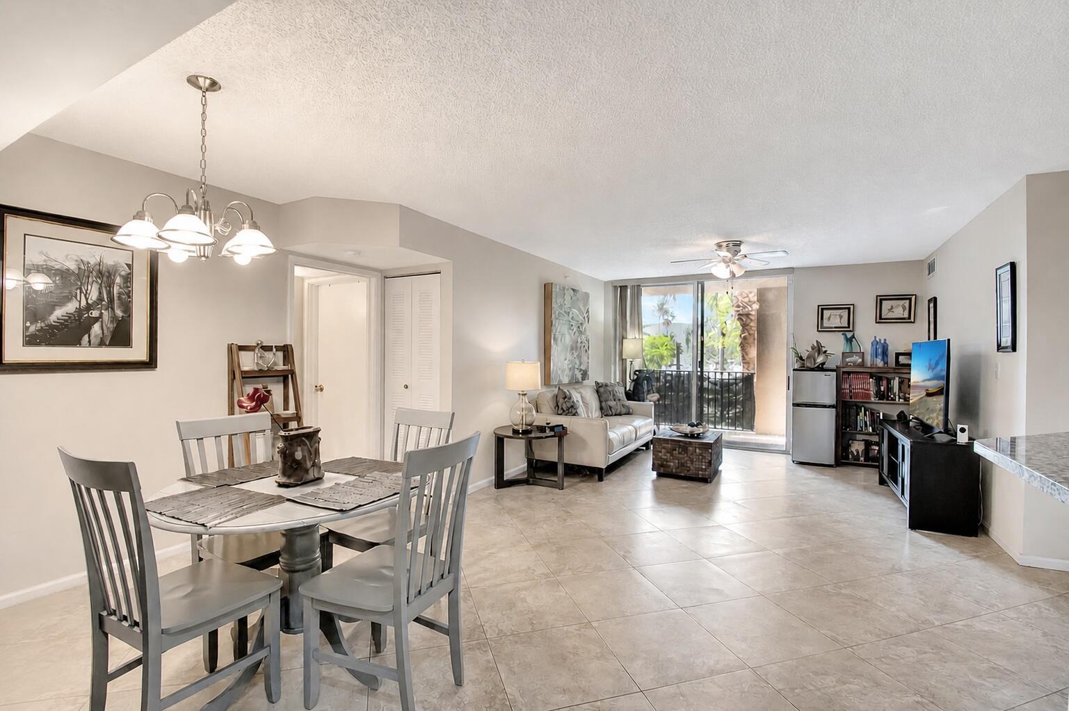 1000 Scotia Drive # 204, Hypoluxo FL 33462