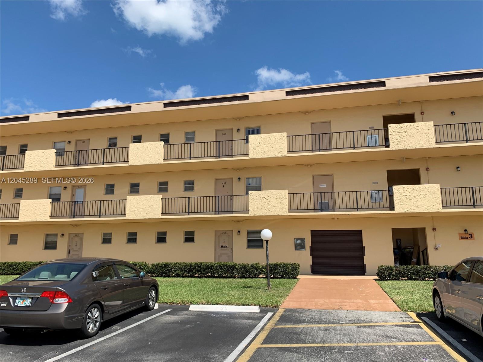 201 Berkley Rd # 204, Hollywood FL 33024