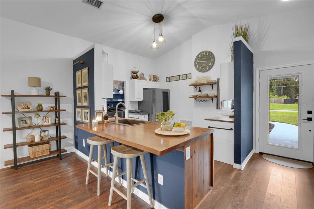 130 W 8TH ST, CHULUOTA, FL — photo 4 of 24