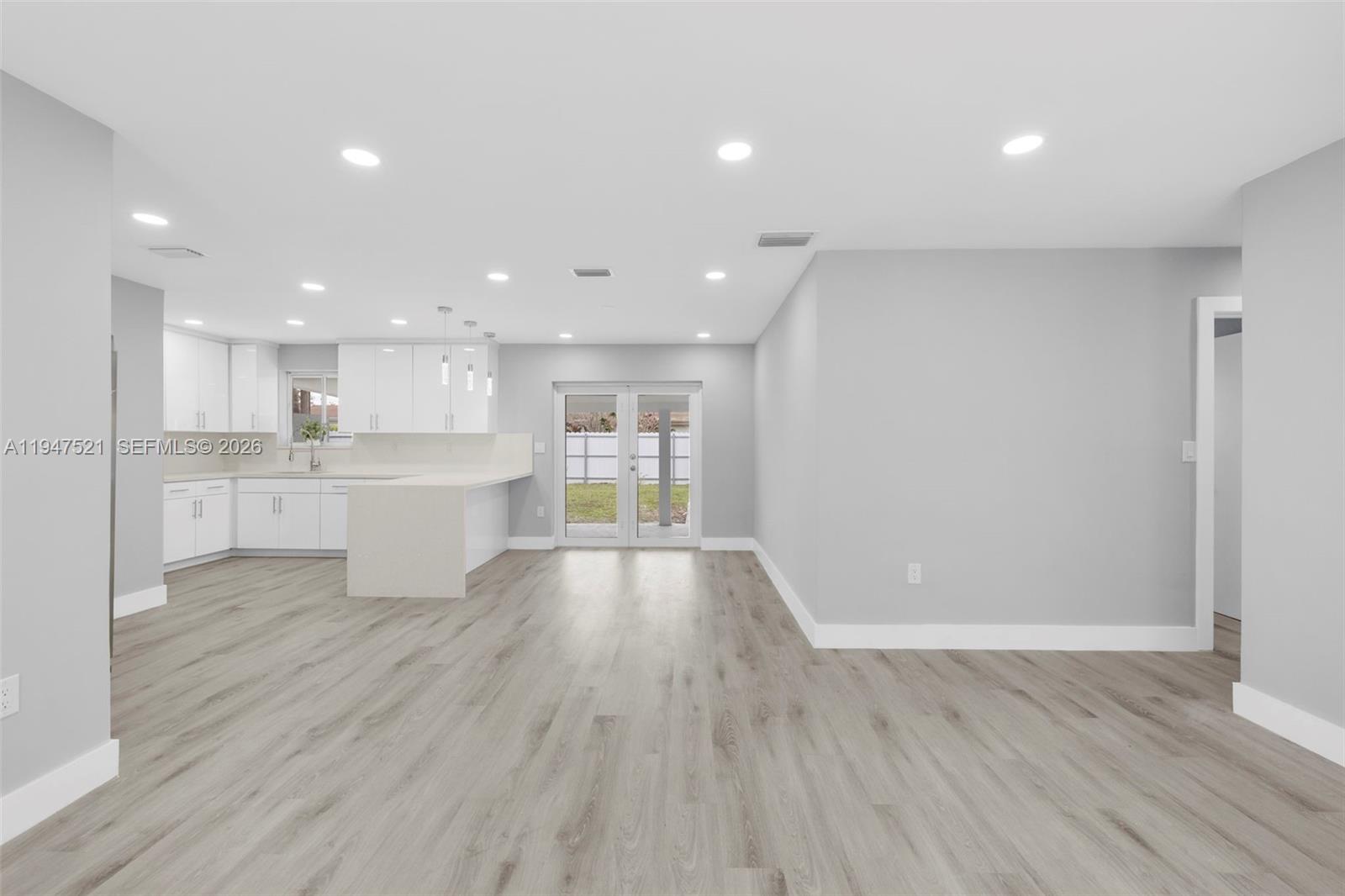 1011 NE 196th St, Miami FL 33179