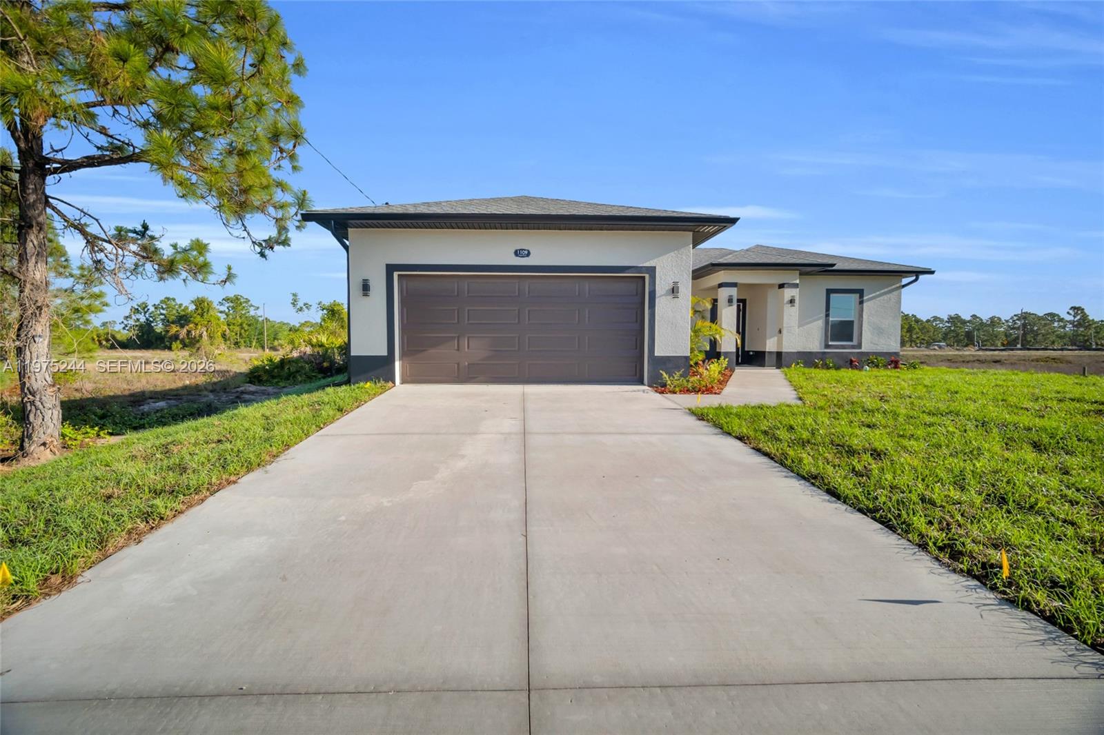 1109 EDGEWOOD ST E, Lehigh Acres FL 33974