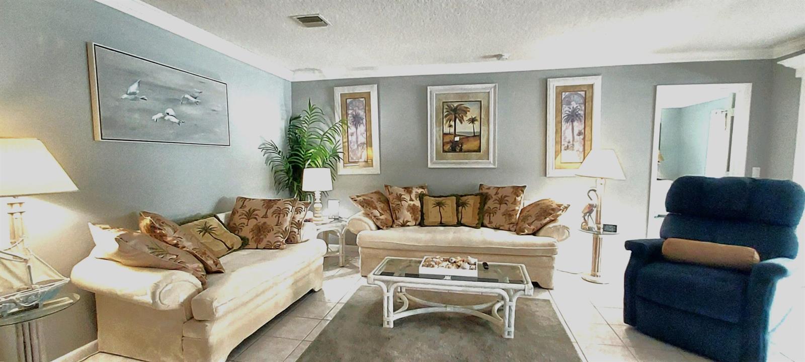 1205 S Lakes End Drive # D2, Fort Pierce FL 34982