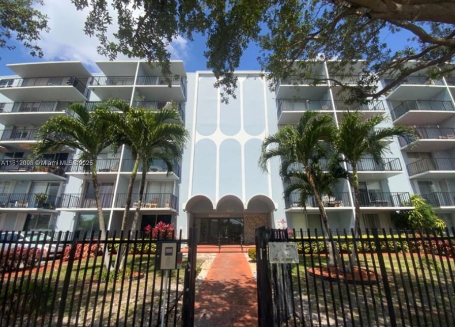 12500 NE 15th Ave # 402, North Miami FL 33161
