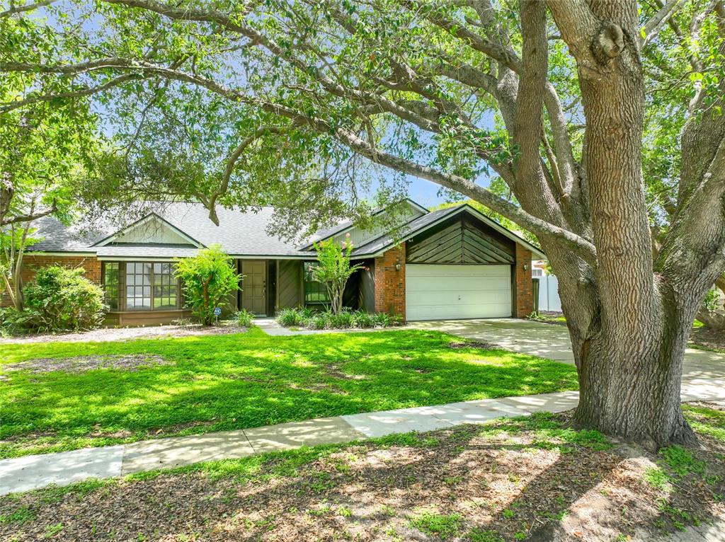 1532 SACKETT CIRCLE