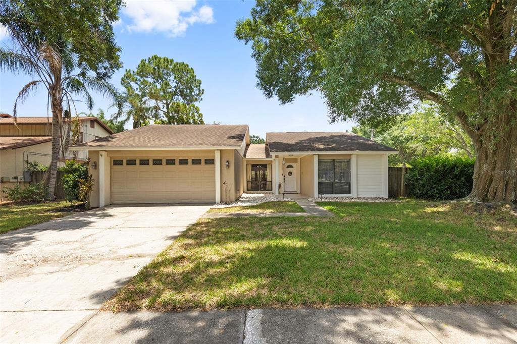 15701 COUNTRY LAKE DRIVE