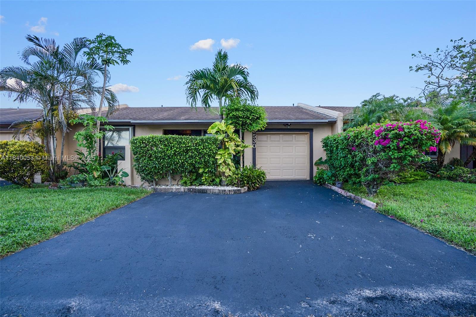 9530 W Daffodil Ln, Miramar FL 33025