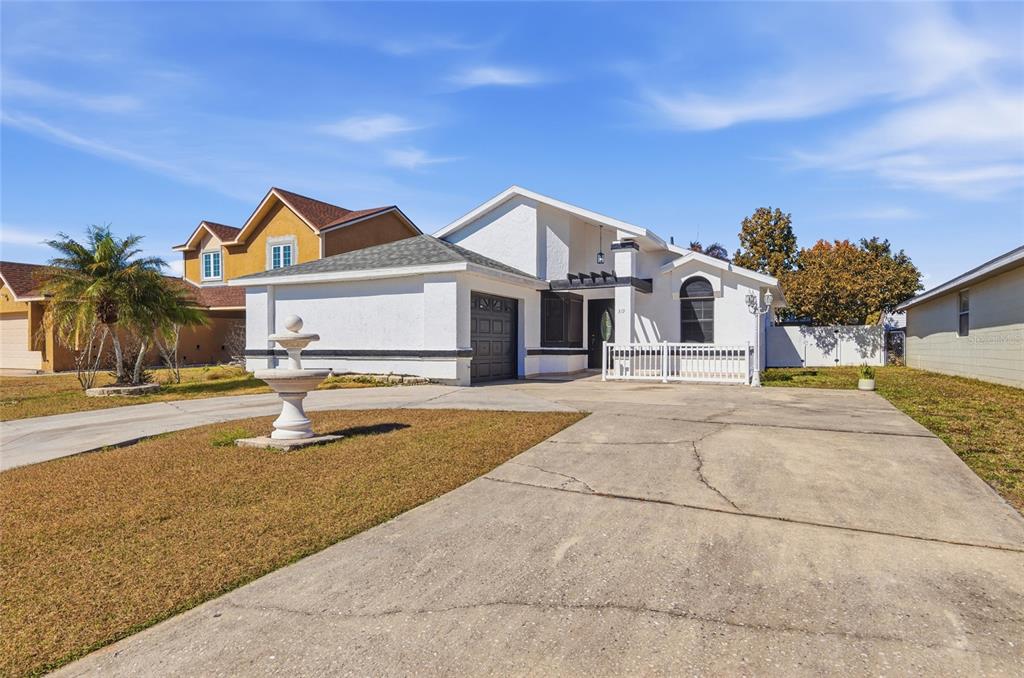319 PLUMWOOD CIRCLE