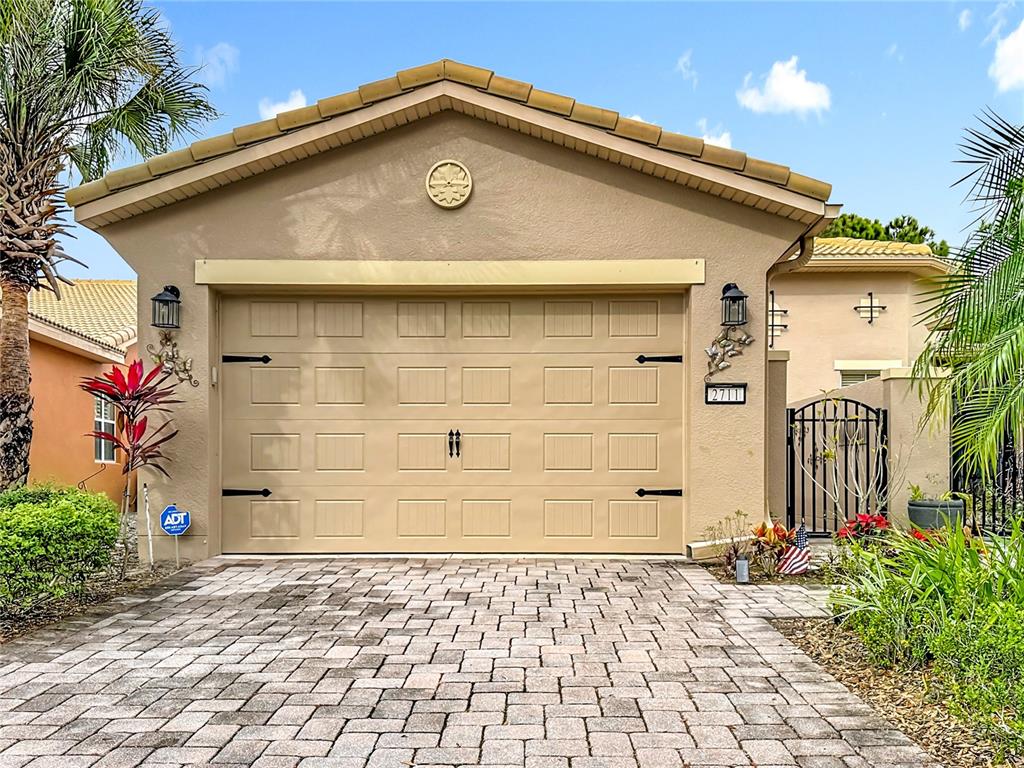 2711 PALM TREE DRIVE