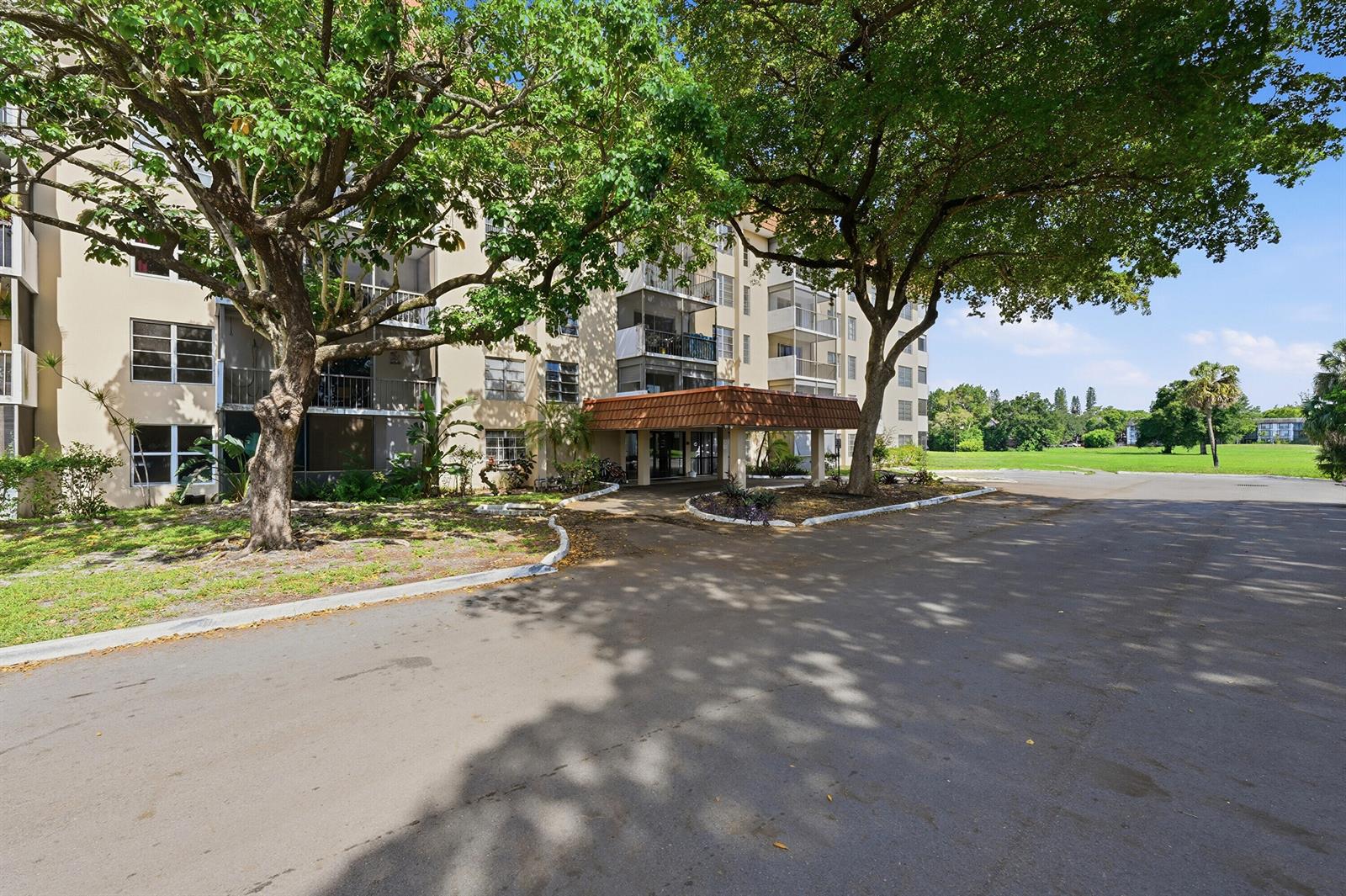 4158 Inverrary Drive # 511, Lauderhill FL 33319
