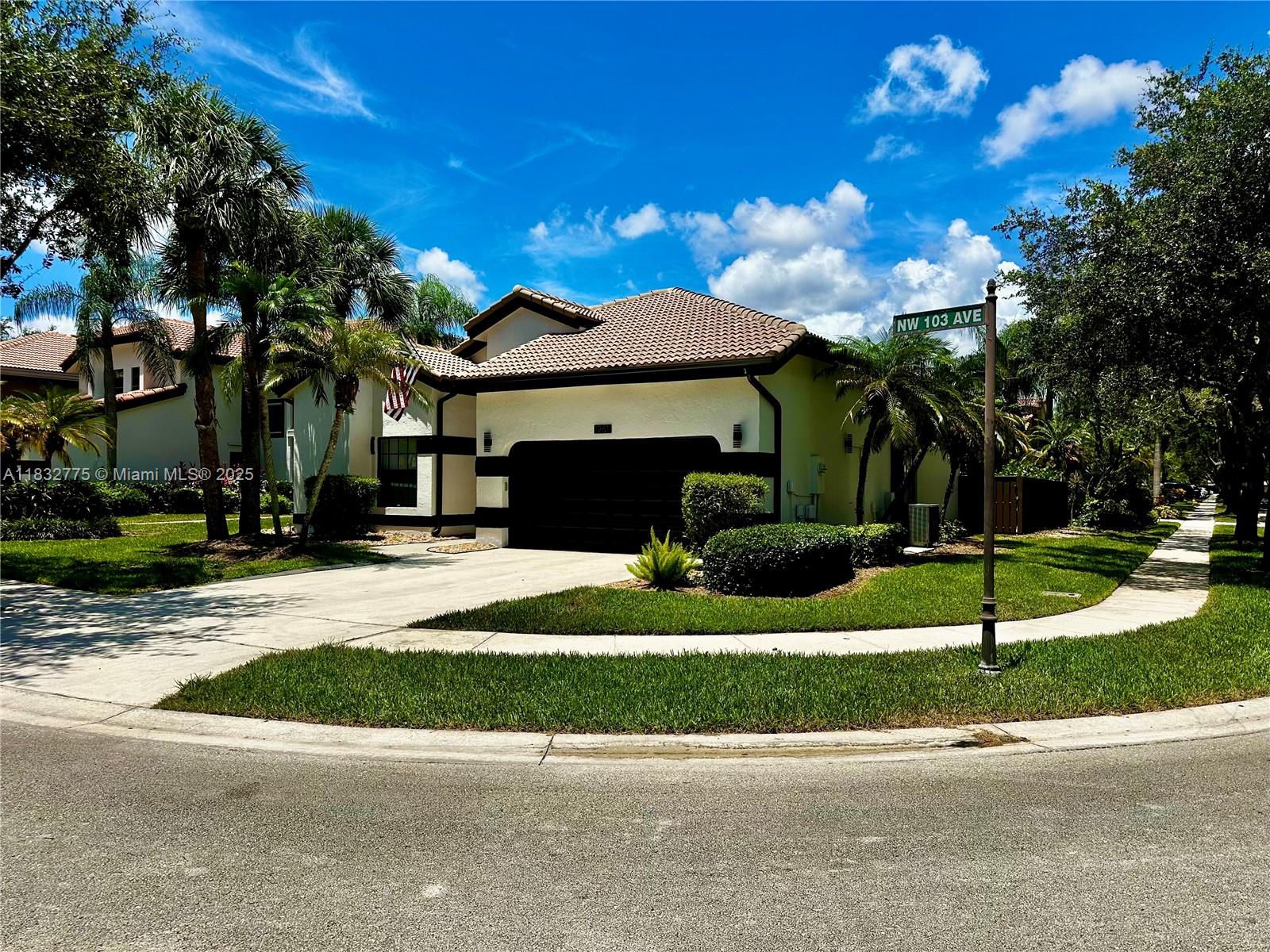 1261 NW 103rd Ave, Plantation FL 33322