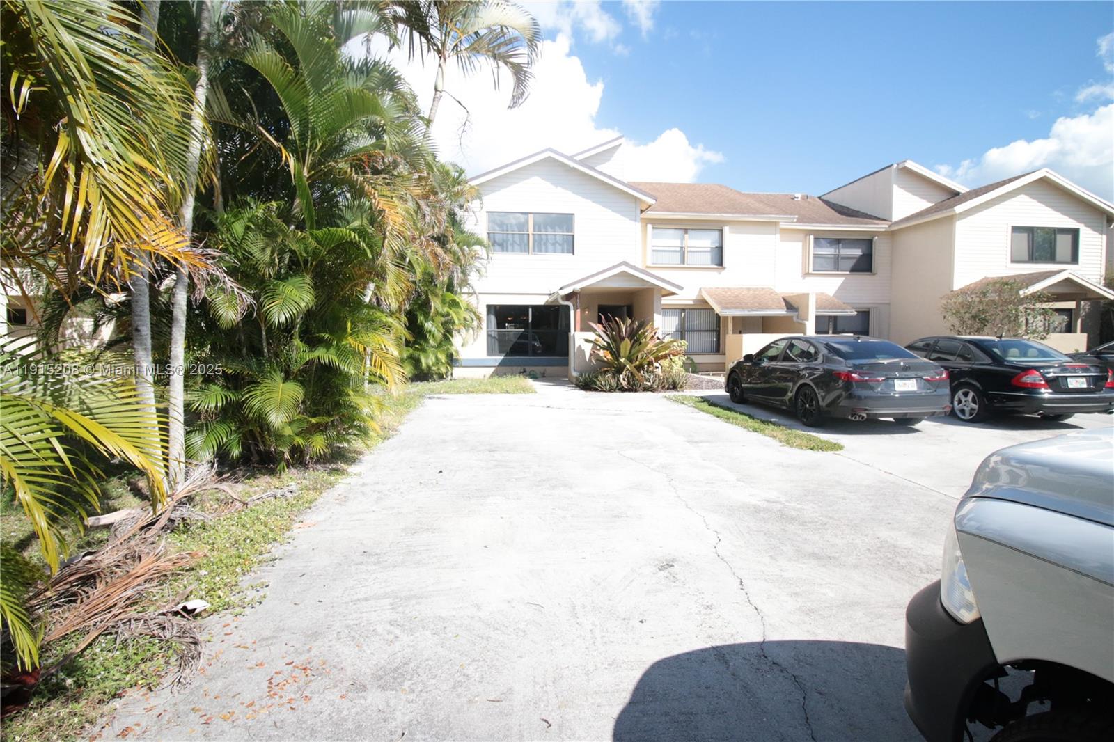 1602 Montauk Dr, Wellington FL 33414