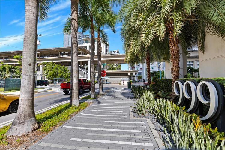 999 1st Ave # 2707, Miami FL 33130