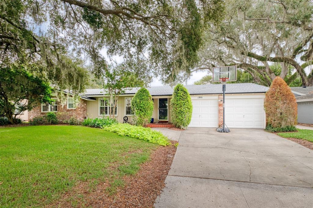 1901 MAPLEWOOD DRIVE