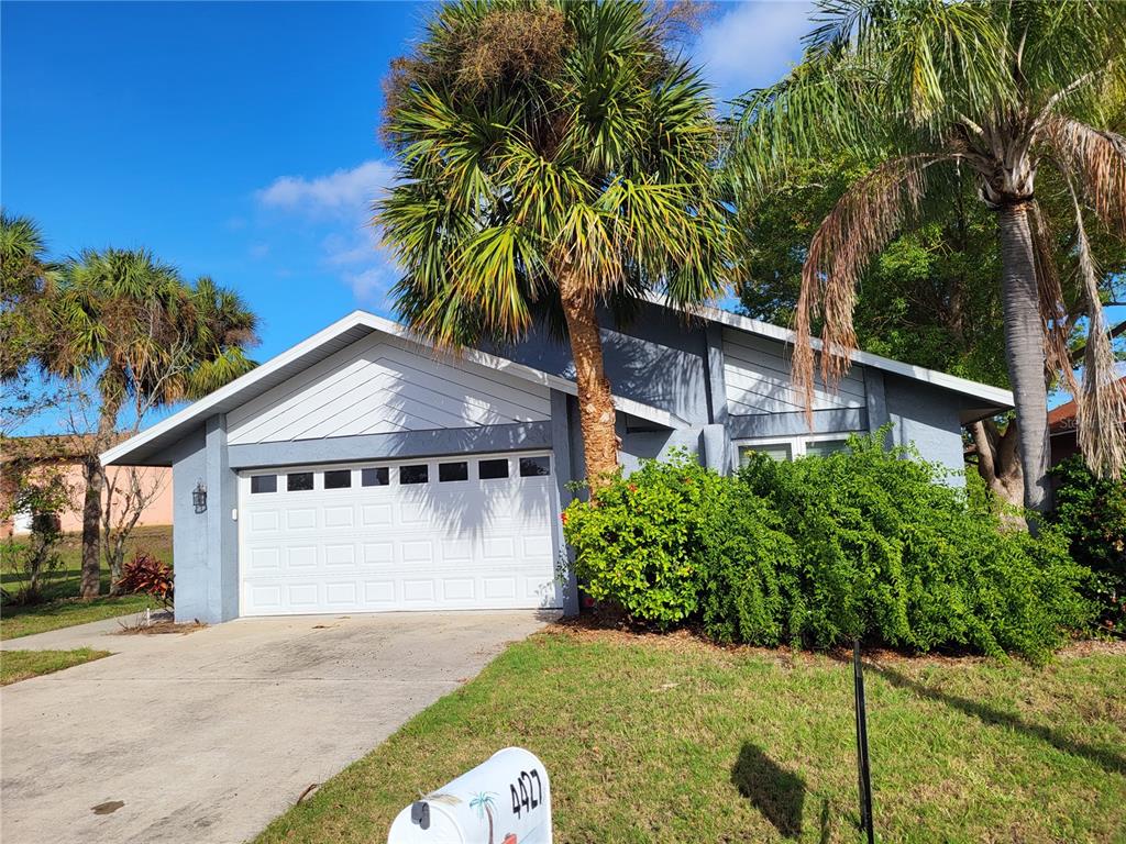 4427 DEWEY DRIVE
