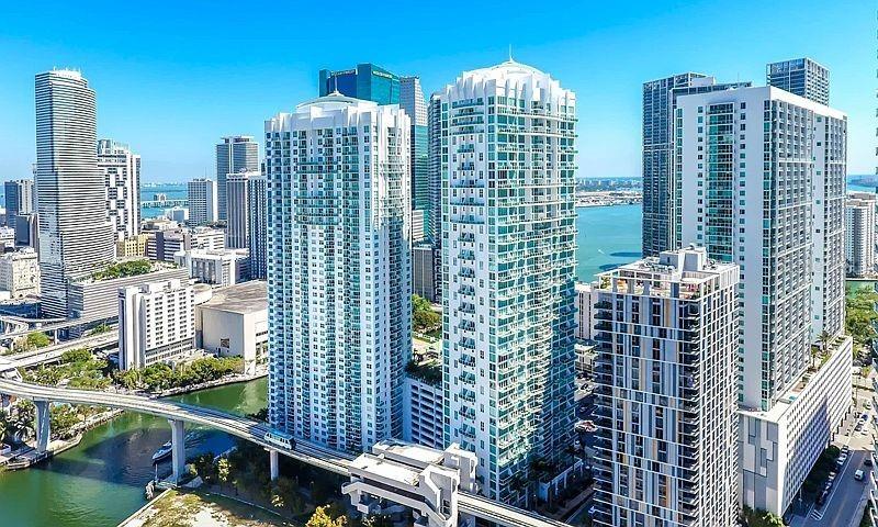 31 SE 5TH STREET UNIT 305