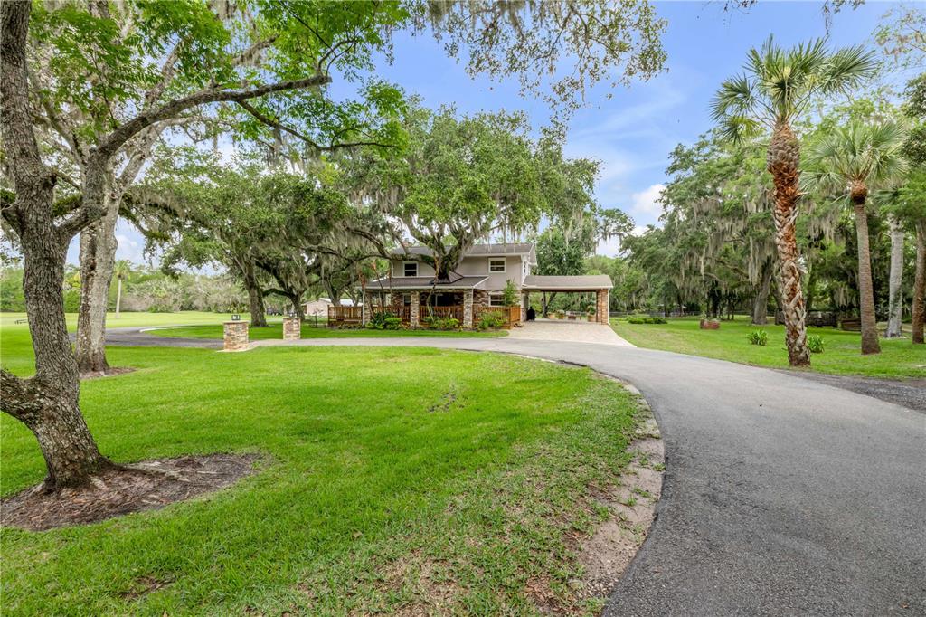 800 HIDDEN OAKS LANE