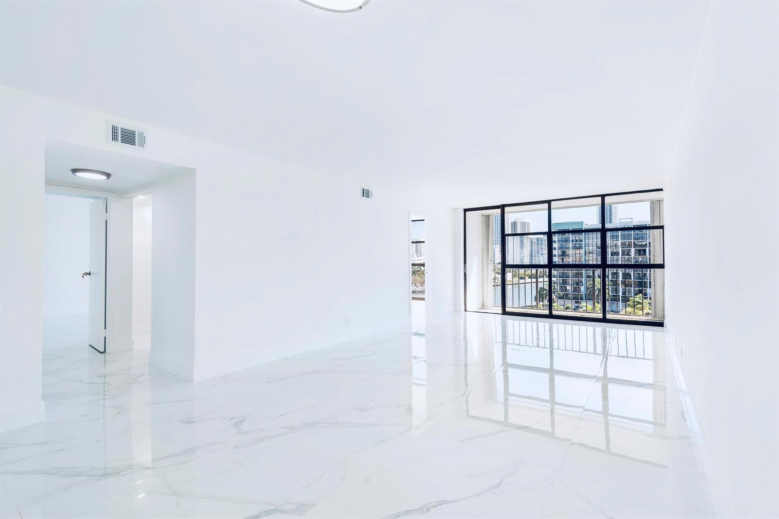 600 Parkview Drive # 718, Hallandale Beach FL 33009