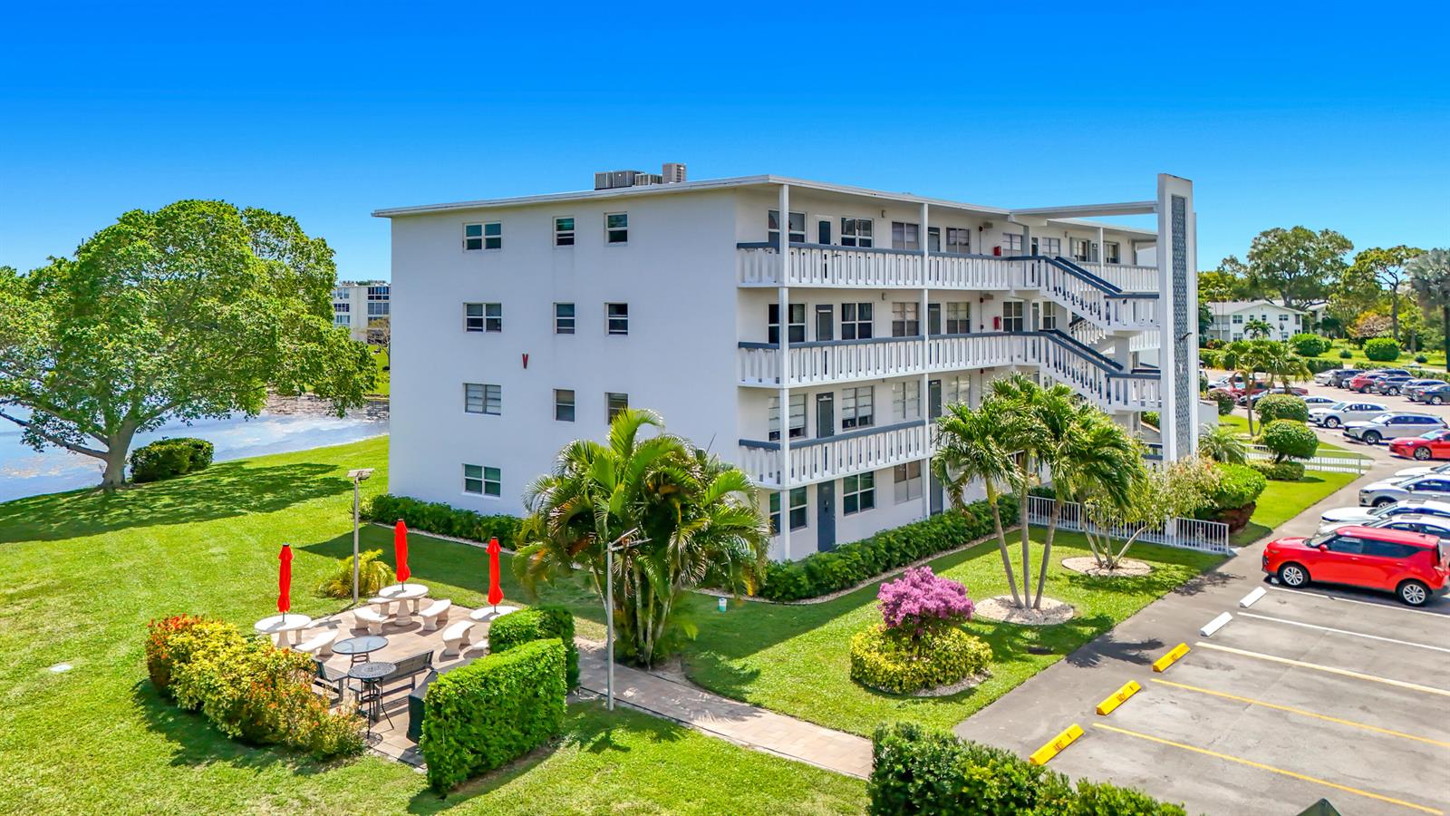 2114 Oakridge V, Deerfield Beach FL 33442