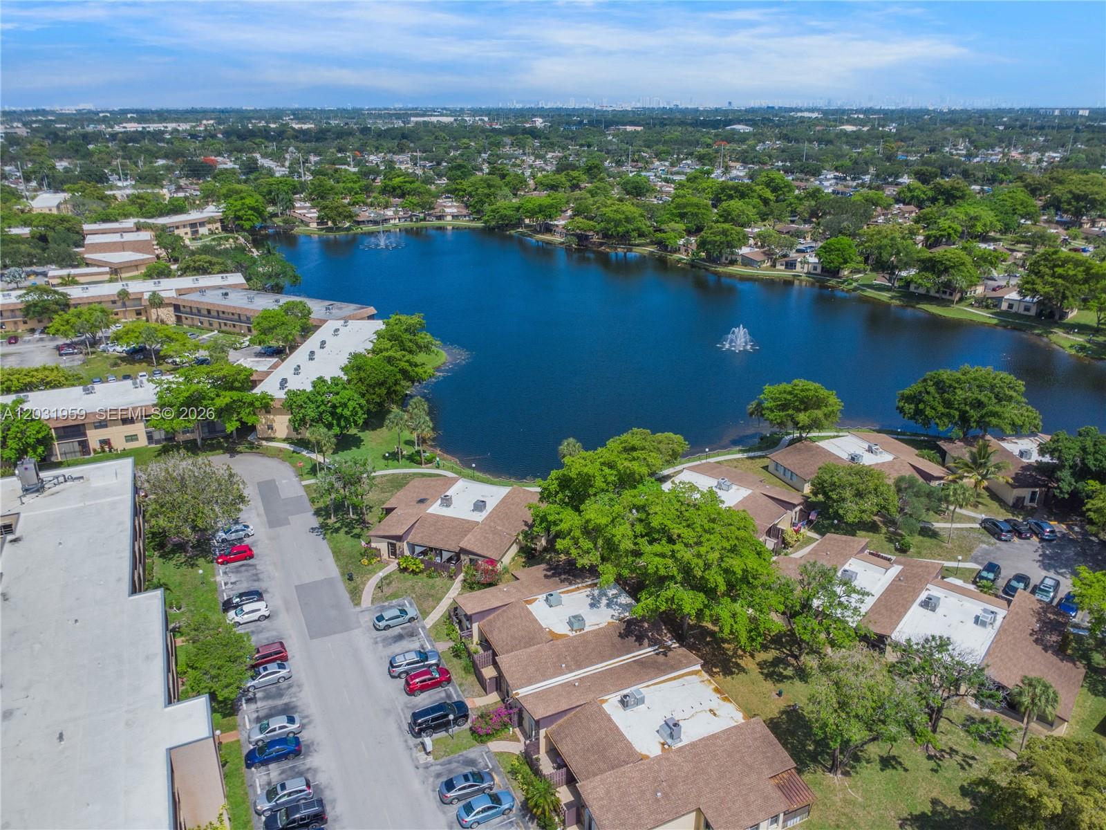 322 Briarwood Cir # 17, Hollywood FL 33024
