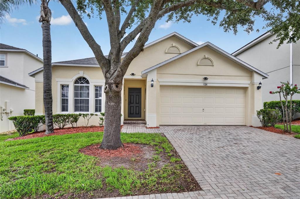 124 LANCASTER DRIVE, DAVENPORT, FL — photo 2 of 30