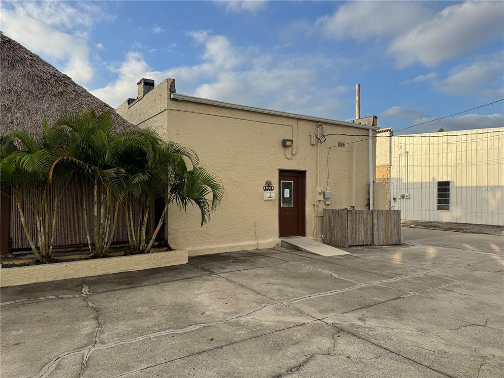1001 MANATEE AVENUE E, BRADENTON, FL — photo 5 of 25