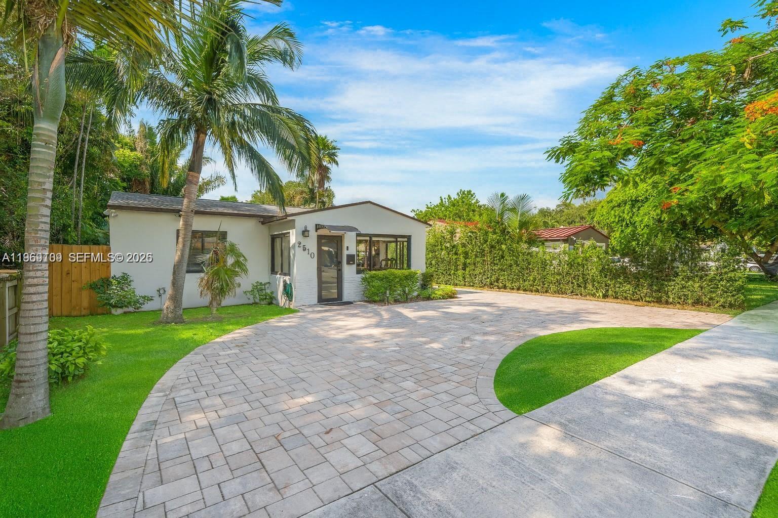 2510 Thomas St, Hollywood FL 33020