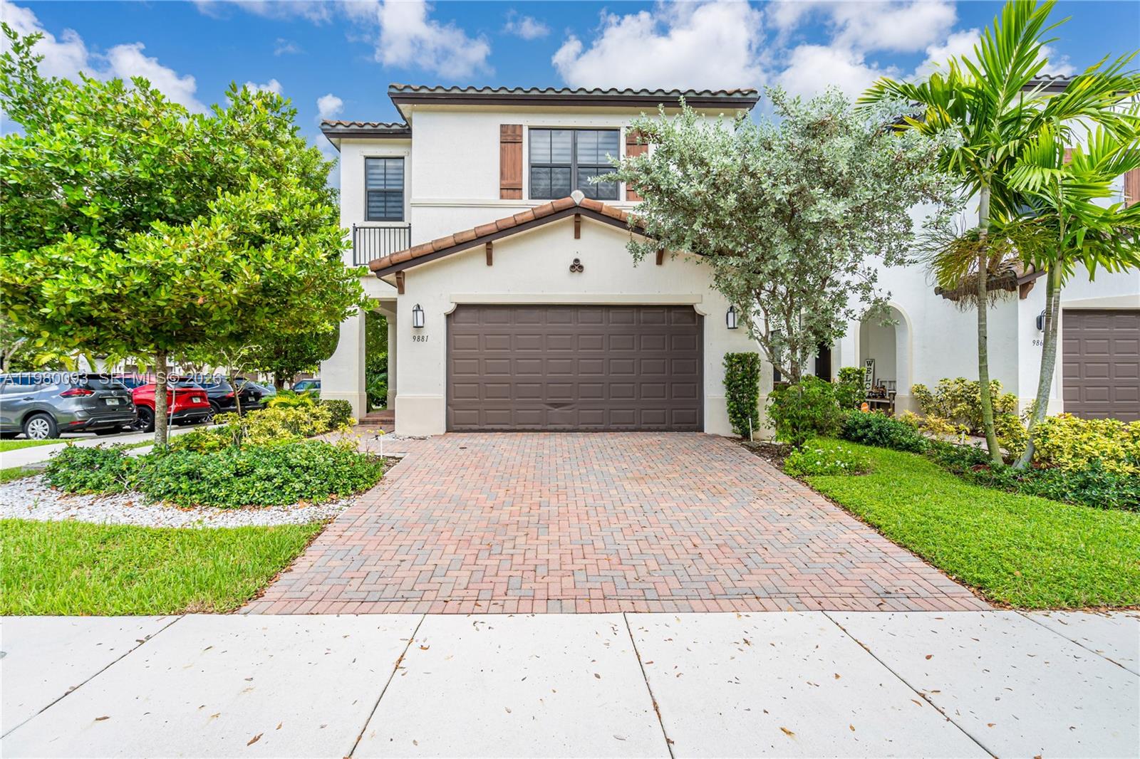9881 W 34th Ave, Hialeah FL 33018