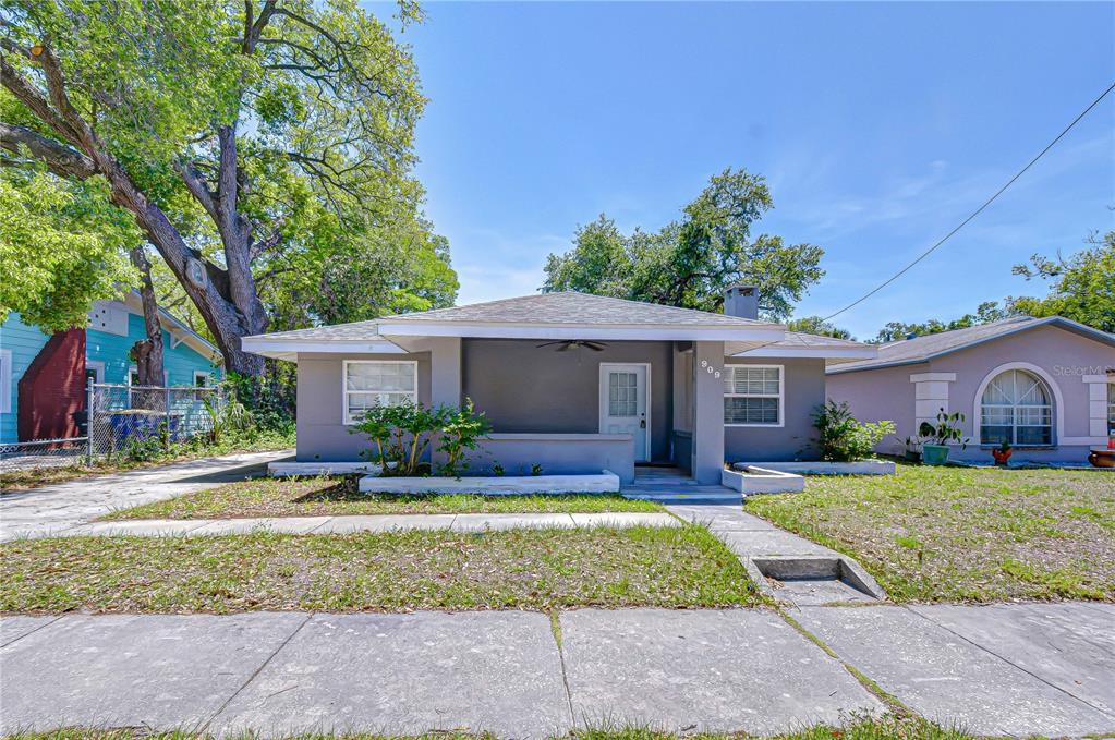 909 HART STREET