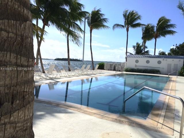 MIAMI, FL — photo 2 of 23