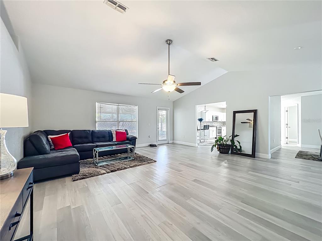 12368 KILLIAN STREET, SPRING HILL, FL — photo 4 of 25