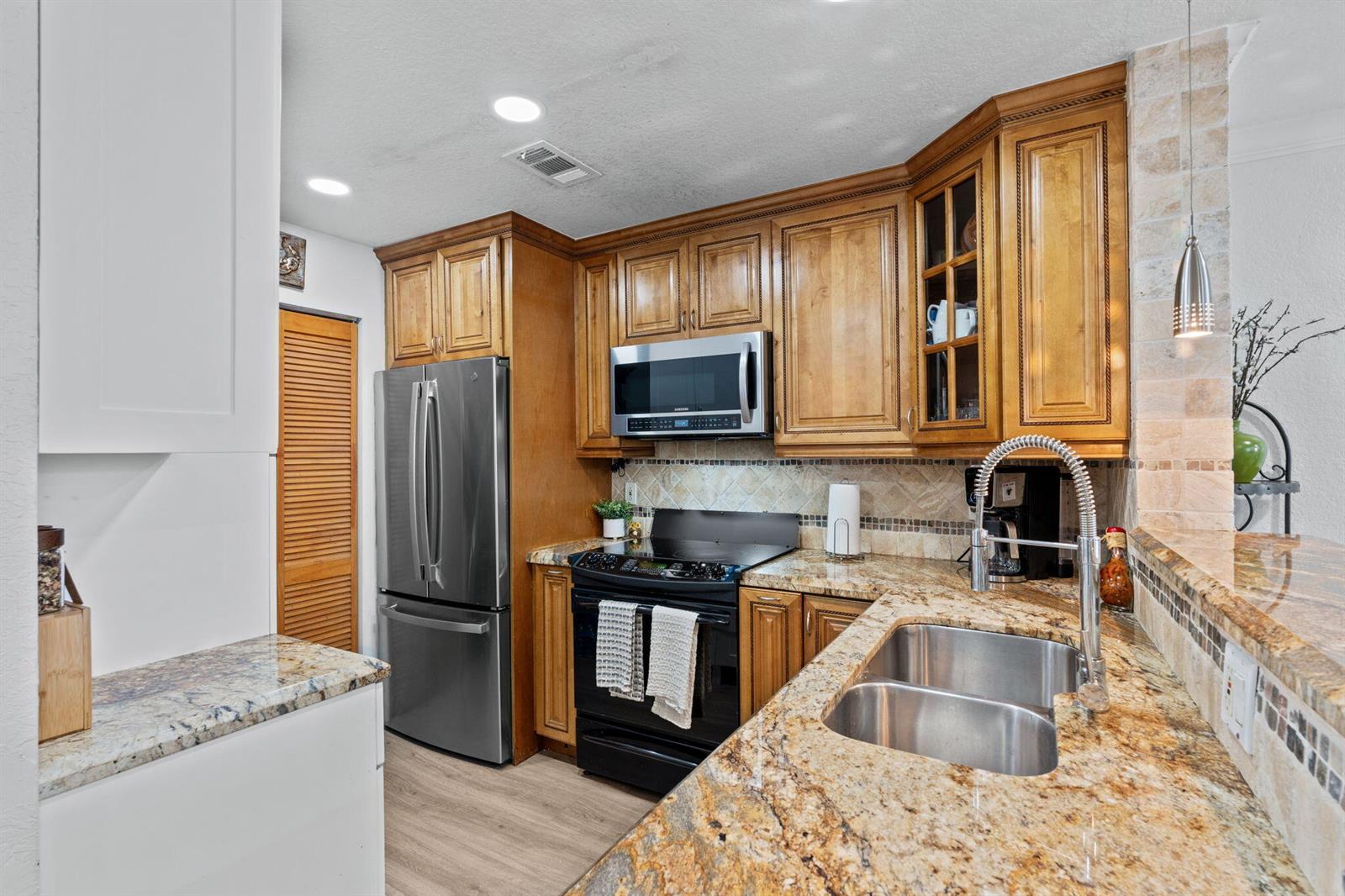 1909 NW 94th Avenue # 102a, Coral Springs FL 33071