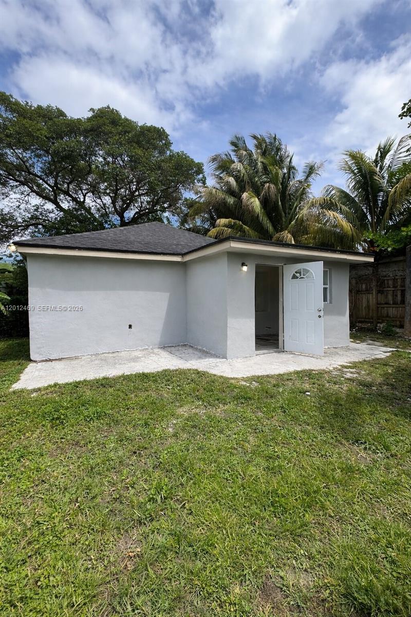 1861 NW 112th St, Miami FL 33167