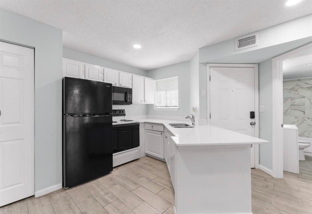 1908 LAKE ATRIUMS CIRCLE UNIT 3, ORLANDO, FL — photo 2 of 17