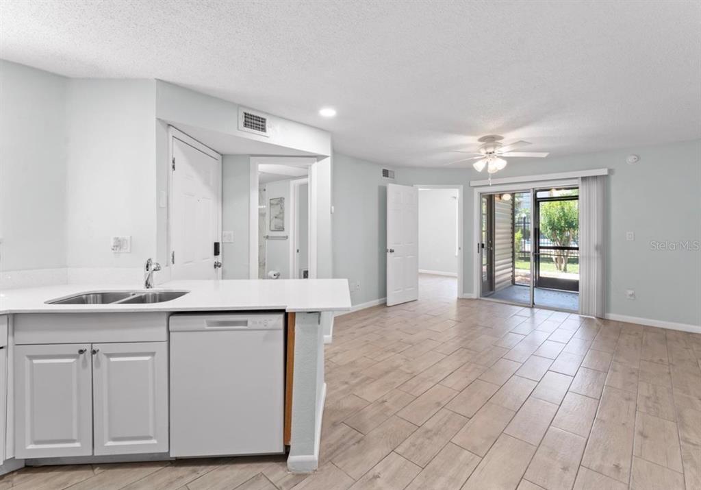 1908 LAKE ATRIUMS CIRCLE UNIT 3, ORLANDO, FL — photo 4 of 17