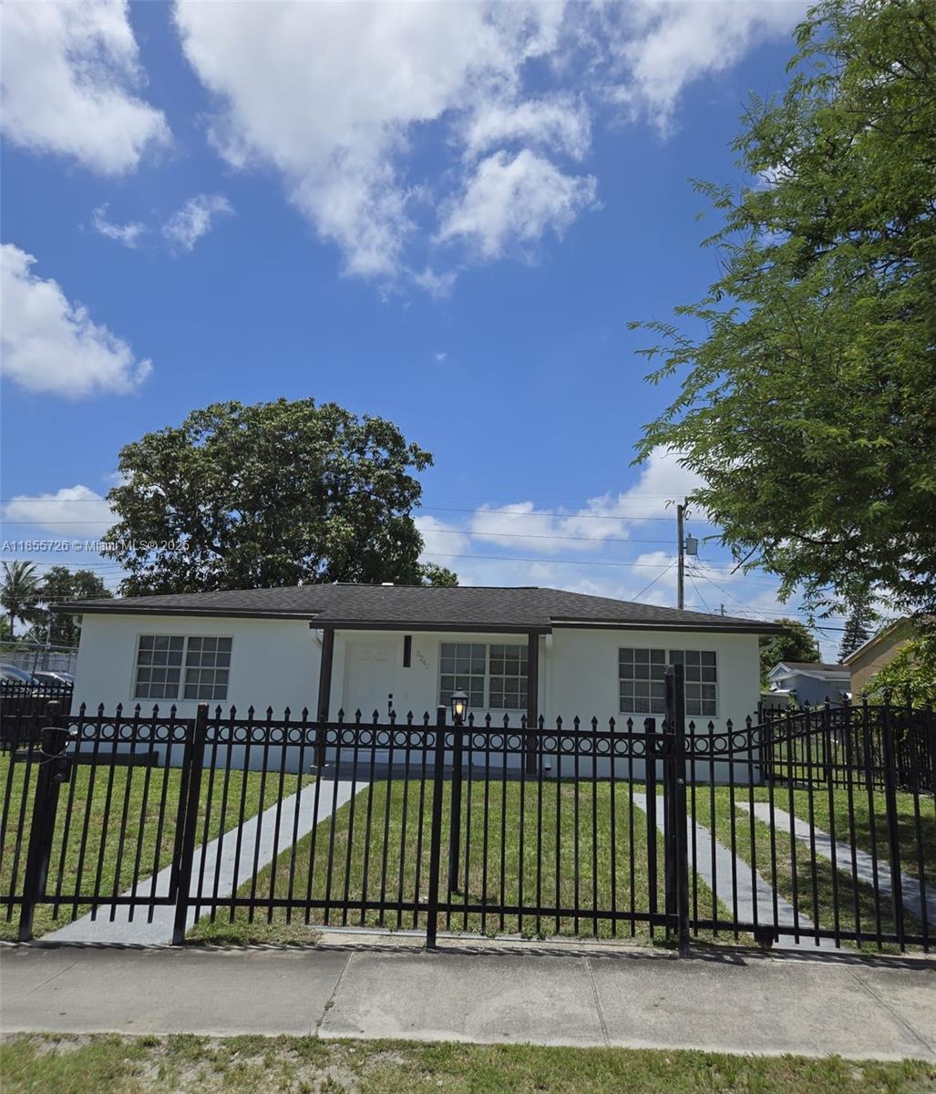 3242 NW 87th Ter, Miami FL 33147