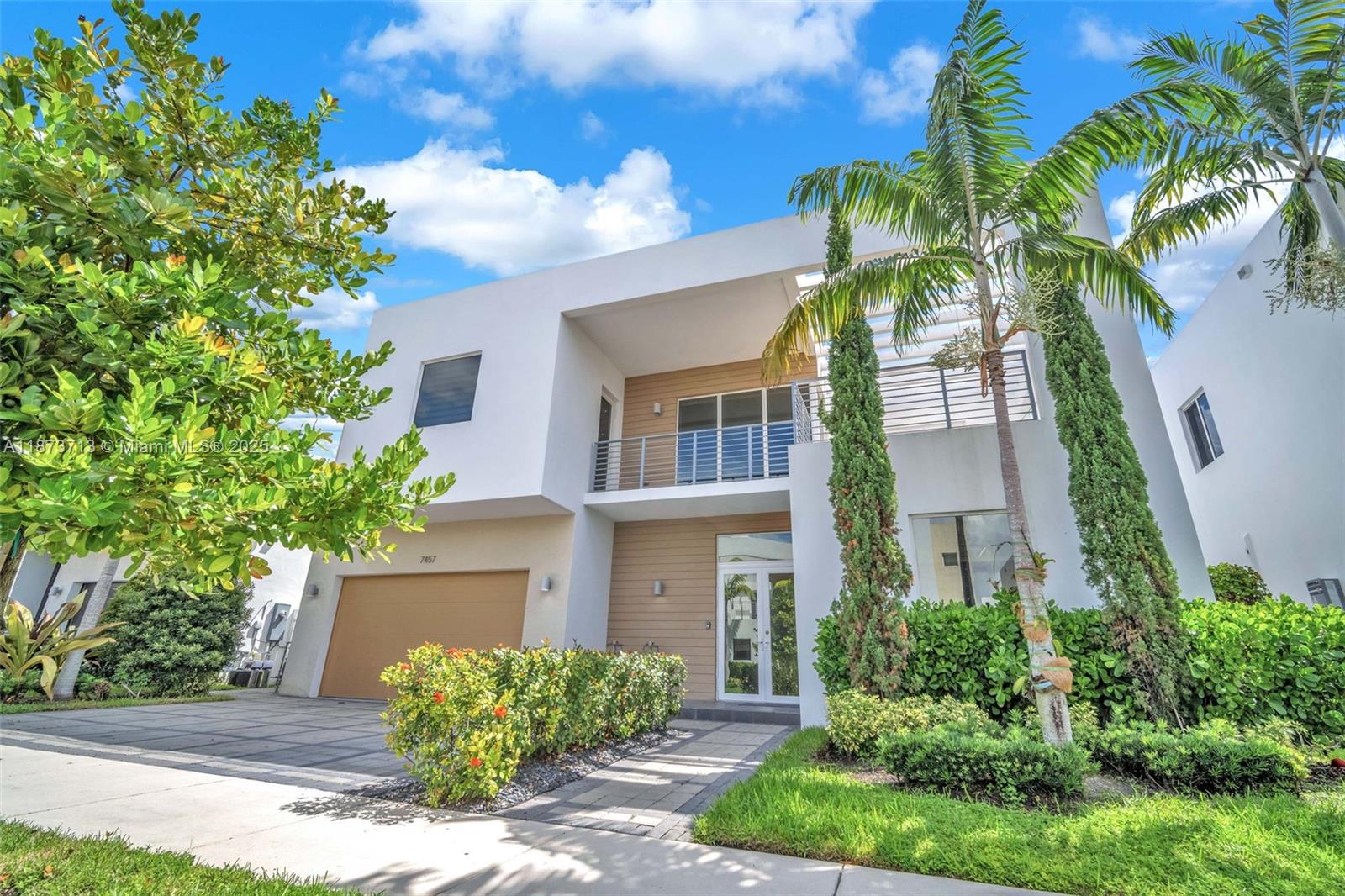7457 NW 101st Ave, Doral FL 33178