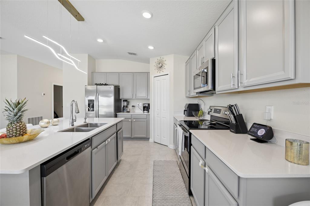 3960 GUERNSEY BEND, ST CLOUD, FL — photo 4 of 30