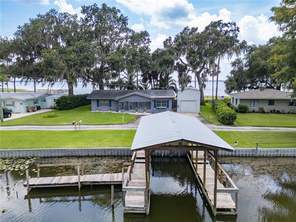 7824 LIVE OAK LANE