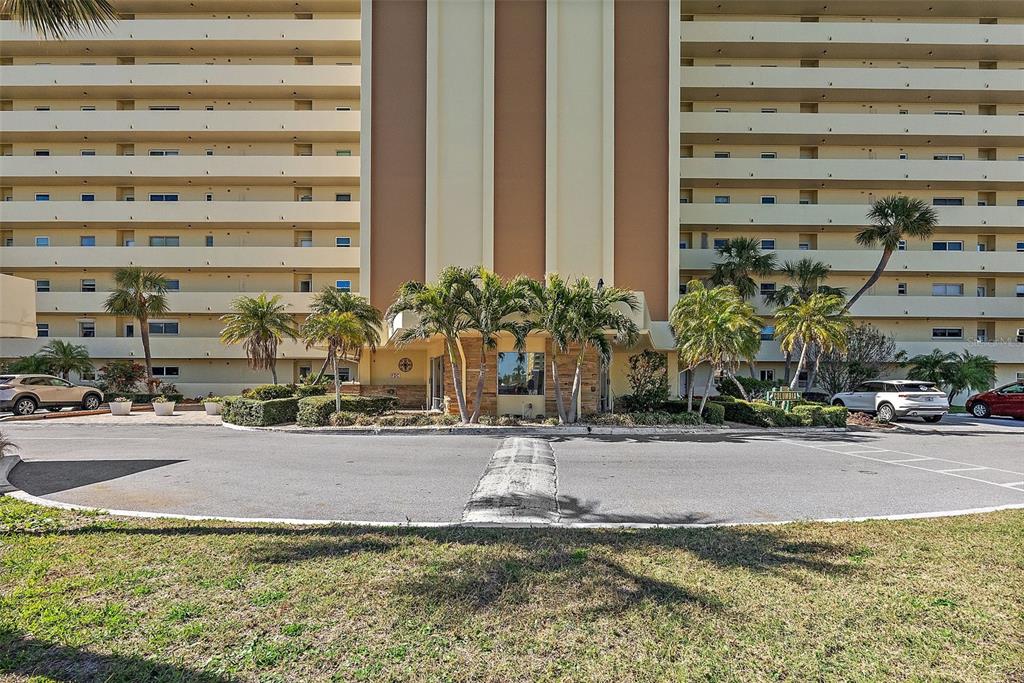 4725 COVE CIRCLE UNIT 704