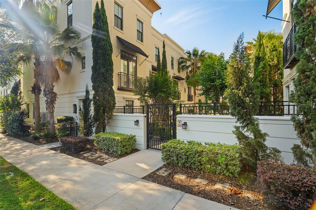 654 MARIPOSA STREET