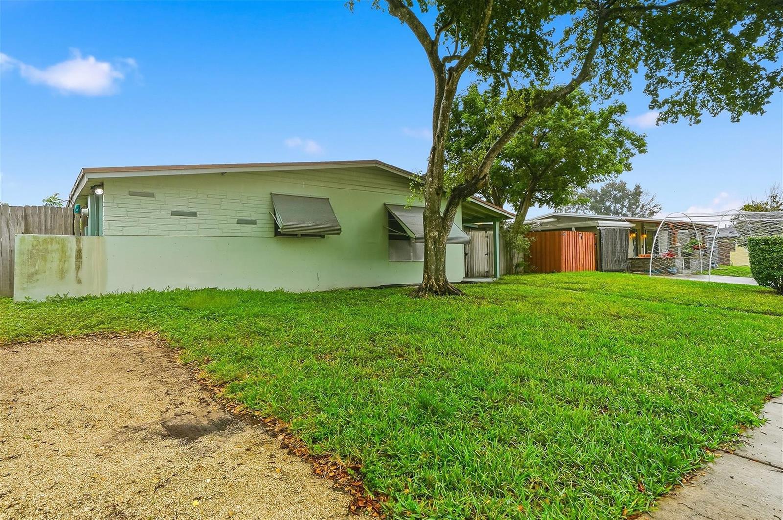 5711 SW 37th Court, Davie FL 33314