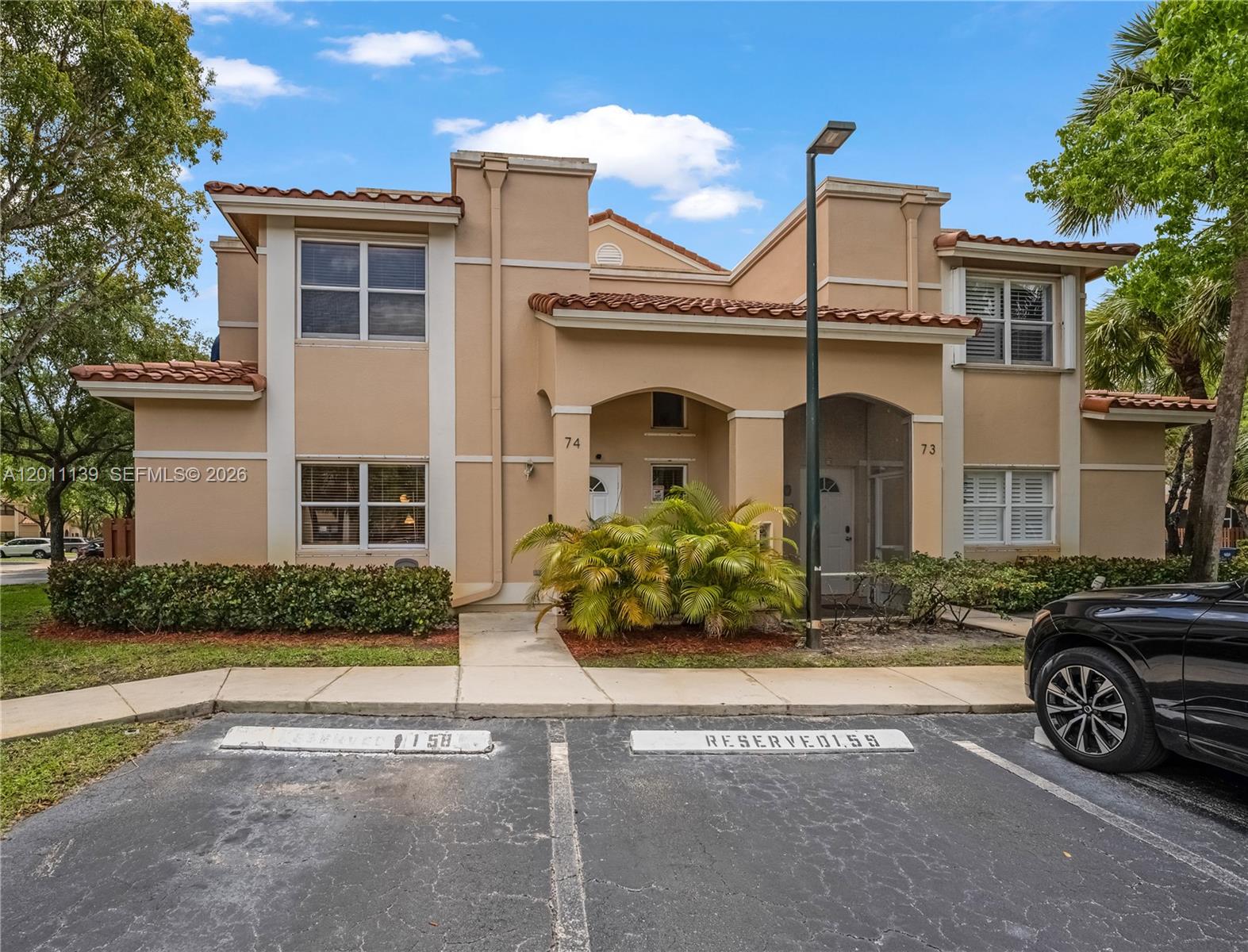 595 Racquet Club Rd # 19, Weston FL 33326