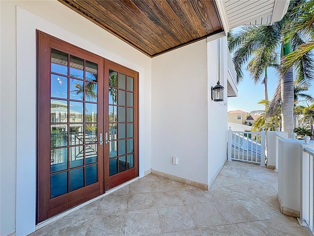 529 77TH STREET, HOLMES BEACH, FL — photo 4 of 30