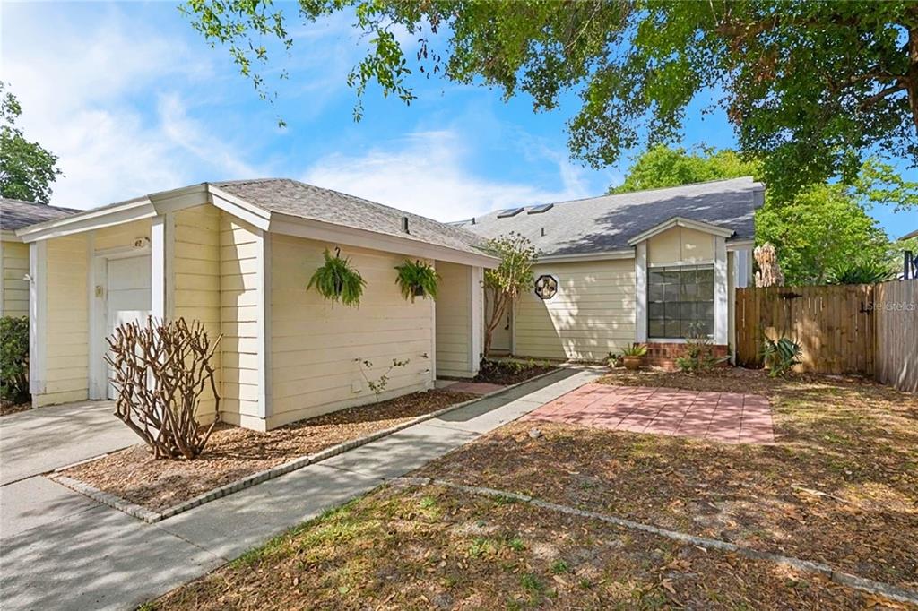 410 POPLAR COURT