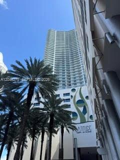 185 SW 7th St # 3009, Miami FL 33130